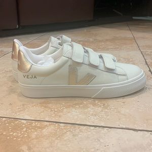 Womens veja sneakers